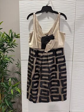 Per Se Silk Two-Tone Cocktail Dress in Champagne and Black